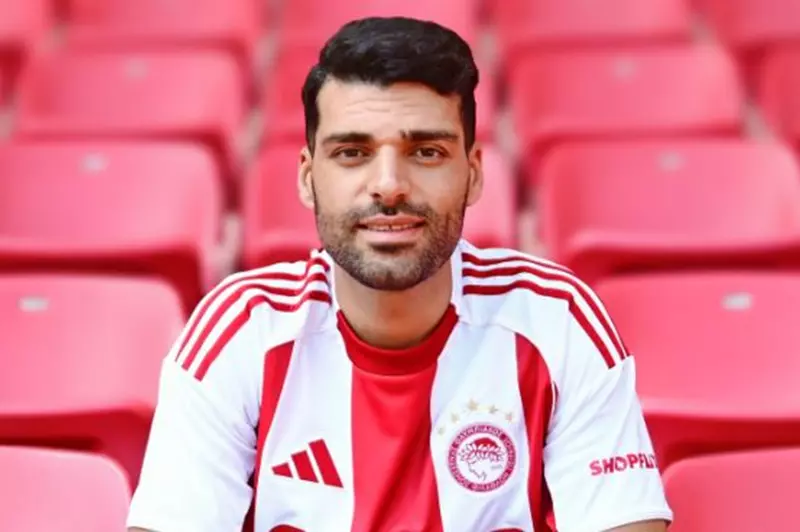 مهدي طارمي مهاجم أولمبياكوس